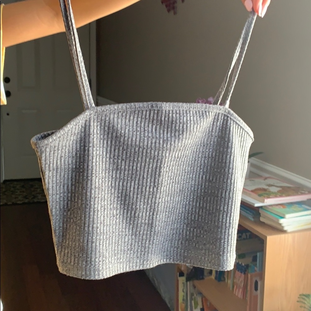 grey cropped tank top